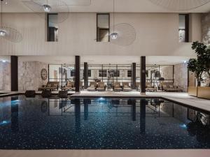 Van Der Valk Hotel Middelburg - Getting There and Around