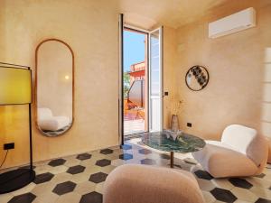 Villa Riviera Resort - Transportation and Accessibility