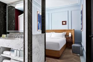 W Rome - Nearby Attractions