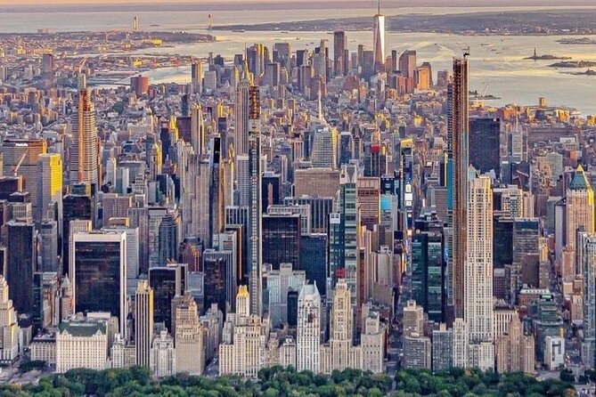 9 Iconic Manhattan Neighborhoods Epic Hike Guided Tour - Harlem and the Apollo Theater