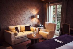 Bernard Loiseau Relay - Nearby Attractions