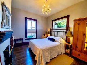 Captains Inn at Moss Landing - Frequently Asked Questions