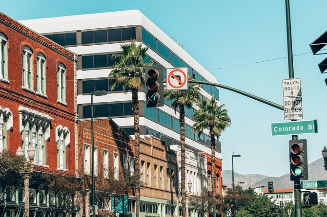 Christmas Market in Americana or Charming Old Pasadena - Private Photo Tour - Highlights and Experiences