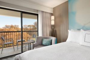 Courtyard by Marriott Roseville - Dining Options