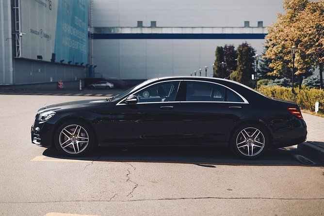 Departure Private Transfer: Washington to Dulles Airport IAD in Business Car - The Sum Up