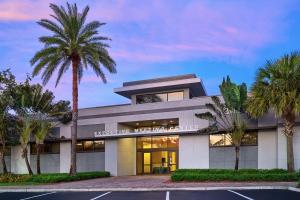 DoubleTree by Hilton Palm Beach Gardens - Frequently Asked Questions