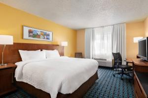 Fairfield Inn Roseville - Accessibility and Policies