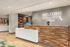 Hampton Inn & Suites Oroville - Contact Information