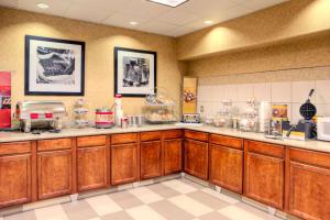 Hampton Inn & Suites Palmdale - Frequently Asked Questions