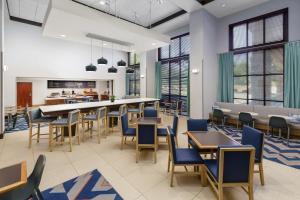 Hampton Inn & Suites West Sacramento - Frequently Asked Questions