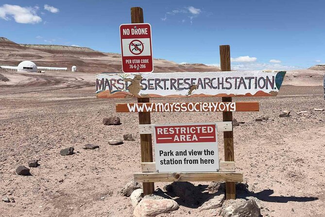 Hanksville: Purple Mountain Photography Tour - Sum Up