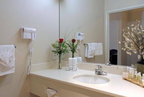 Holiday Inn Express & Suites - Tulare, an IHG Hotel - Frequently Asked Questions