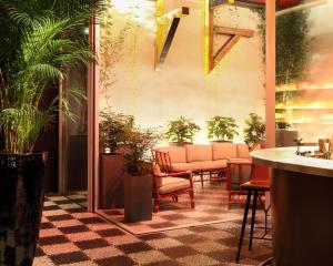 Hotel Les Bains Paris - Nearby Attractions and Landmarks