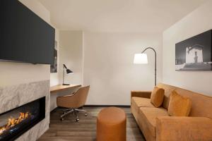 La Quinta by Wyndham San Luis Obispo - Health and Safety Measures