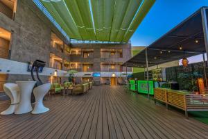 Lexen Hotel - North Hollywood Near Universal Studios - Additional Information