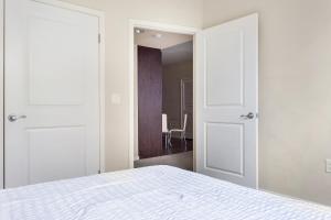 Luxury 2 Bedroom 2 Bathroom With Fitness Center and Pool - Booking and Contact