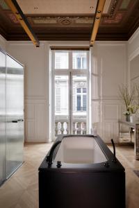 Maison Delano Paris - Booking and Policies