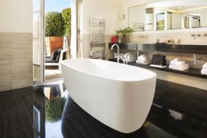 Marignan Hotel Champs-Élysées - Frequently Asked Questions