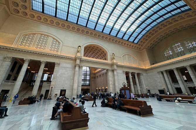 Movie Tour Through Chicagos Union Station - Exploring the Stations Timeless Charm