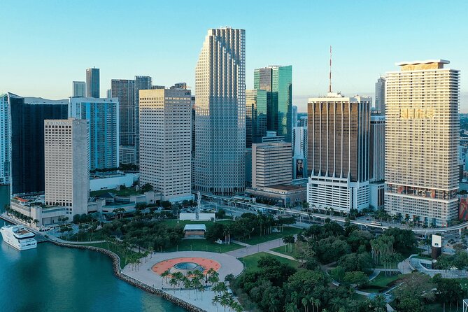 Private Roundtrip Miami Airport MIA / Port to Miami Hotel / Beach - The Sum Up