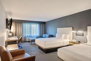 Sonesta Select Pleasant Hill - Dining and Nightlife