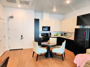 StaysPro - Cityscape Luxury Rental Homes in the Heart of Los Angeles - Pet-Friendly Policies and Services