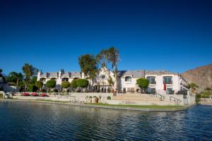 The Chateau at Lake La Quinta - Frequently Asked Questions
