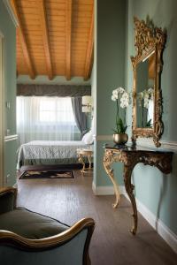 Villa Cordevigo - Booking and Contact Details