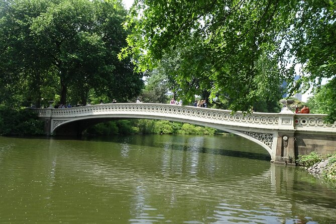 NYC Upper East Side Self-Guided Scavenger Hunt - Discovering Iconic Landmarks