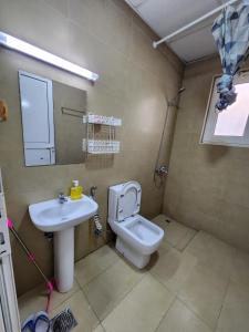 Small Single Room Inside Luxurious Villa - Questions About Your Stay