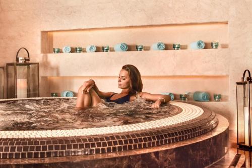 Al Ain Rotana - About Your Stay