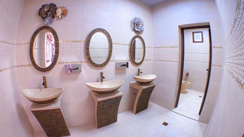 ALBERI LODGE - About Your Stay