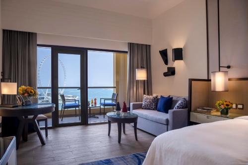 Amwaj Rotana, Jumeirah Beach - Dubai - About Your Stay