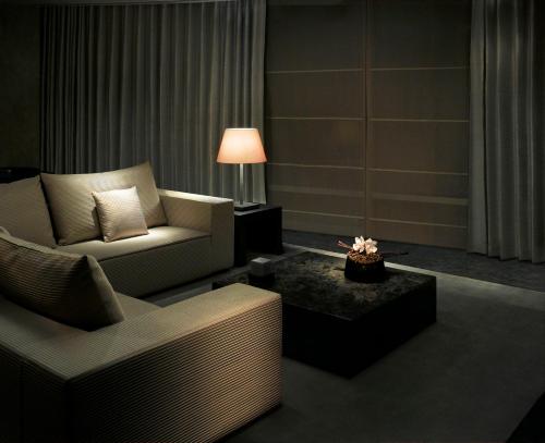 Armani Hotel Dubai, Burj Khalifa - About Your Stay