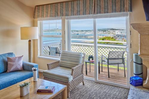 Beach House Half Moon Bay - Good To Know