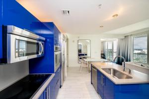 Beachfront Luxury 2BR 2BA, Sleeps 6, Resort Access - Horizon by HomeStakes - Good To Know