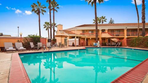 Best Western Palm Court Inn - Good To Know