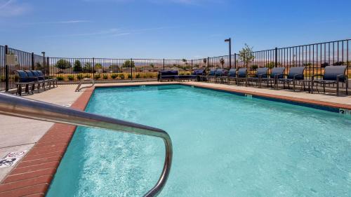 Best Western Plus Coalinga Inn - Good To Know