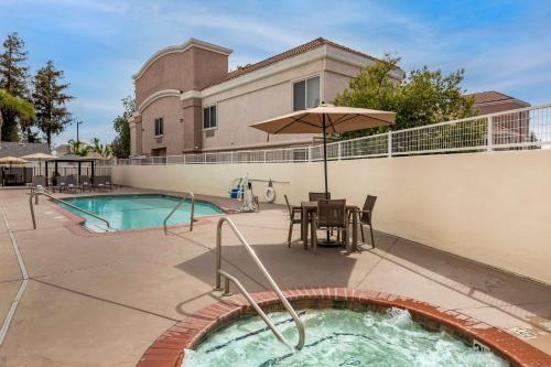 Best Western Town & Country Lodge Review