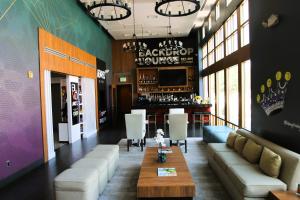 BLVD Hotel & Studios- Walking Distance to Universal Studios Hollywood - Good To Know