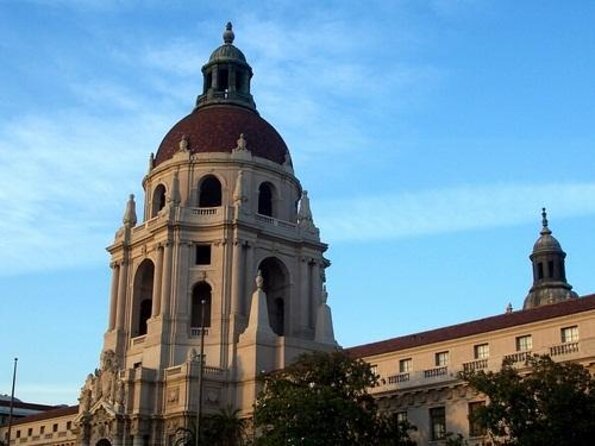 Christmas Market in Americana or Charming Old Pasadena - Private Photo Tour - Good To Know