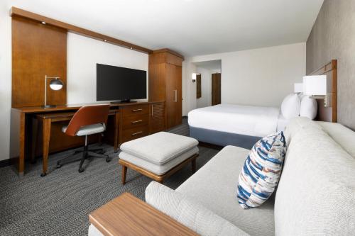 Courtyard by Marriott Los Angeles Woodland Hills - Good To Know