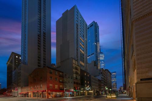 Courtyard by Marriott New York World Trade Center Area - Hotel Location and Accessibility