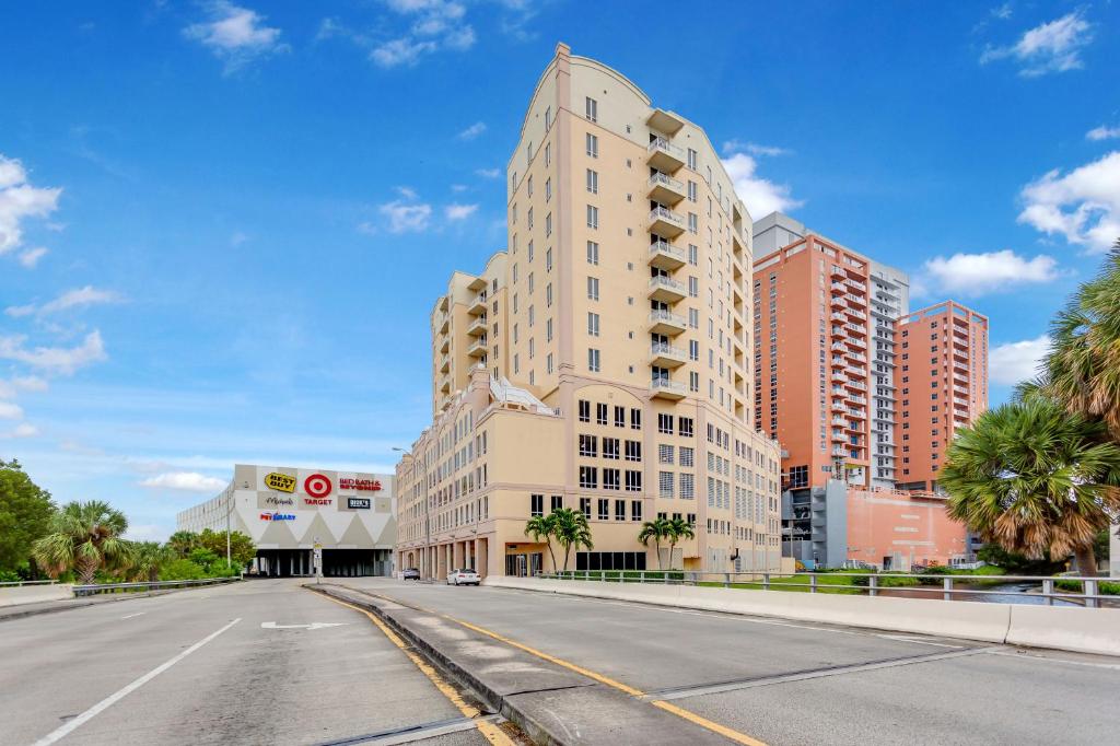 Dadeland Towers by Miami Vacations Review