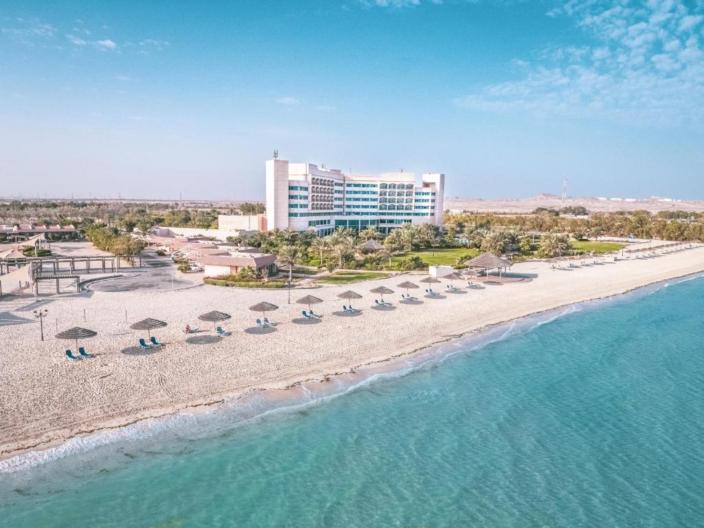 Danat Jebel Dhanna Resort Review