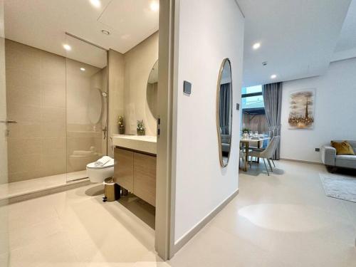 * Dweller * Dubai Family Tranquil Villa Sleeps 8 - About Your Stay