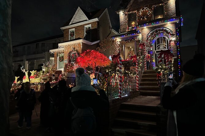 Dyker Heights Christmas Holiday Lights Private Guided Tour - Good To Know