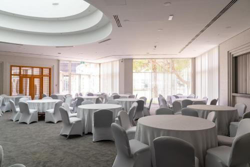 Estay Hotel - About Your Stay