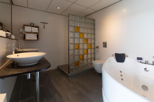 Fletcher Hotel-Restaurant De Reiskoffer Review
