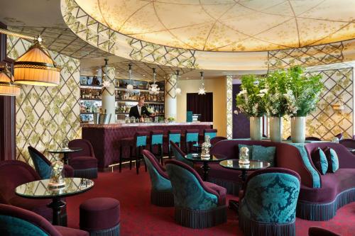 Fouquet's Barrière Hotel Paris - Good To Know